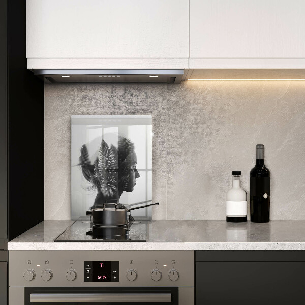 Kuchynská doska veľká zo skla Žena a les