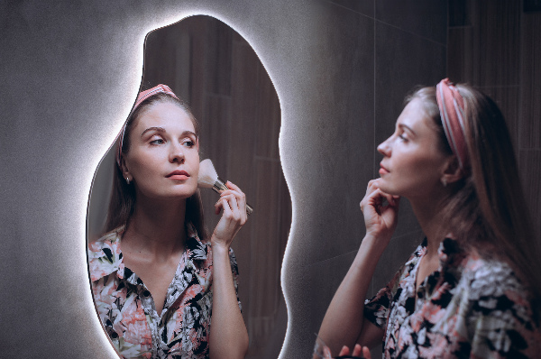 Asymetrické zrkadlo s led osvetlením moderné 50x100 cm