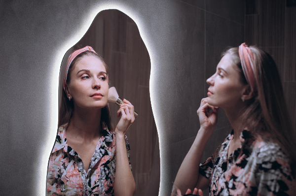 Asymetrické zrkadlo s led osvetlením módne 50x100 cm