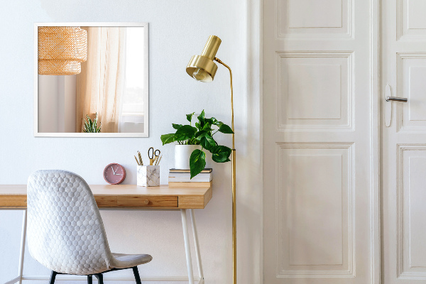 Obdĺžnikové zrkadlo do chodby v bielom ráme 70x50 cm