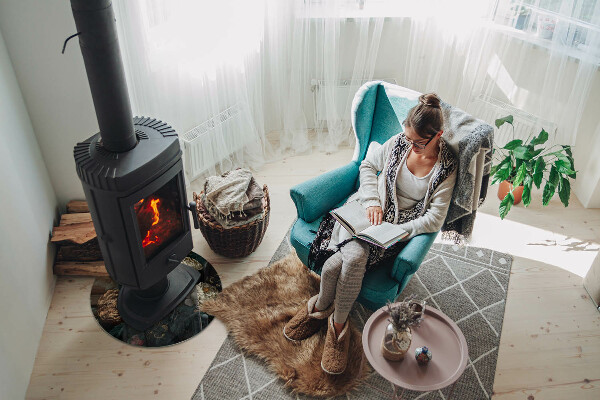 Okrúhla podložka pod krbové kachle Kvetinový vzor s motýľmi