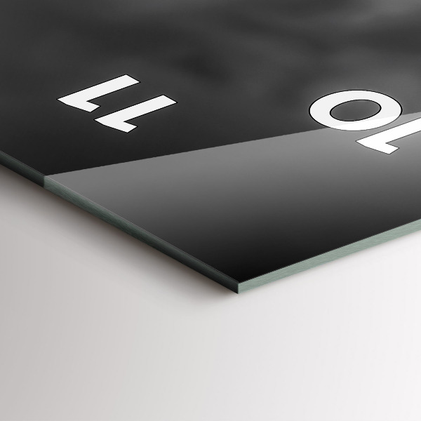 Vertikálne hodiny Effelova veža v Paríži