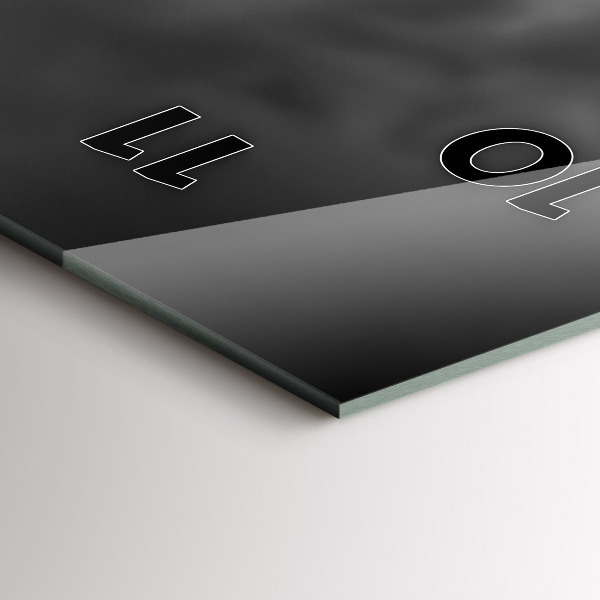 Vertikálne hodiny Effelova veža v Paríži