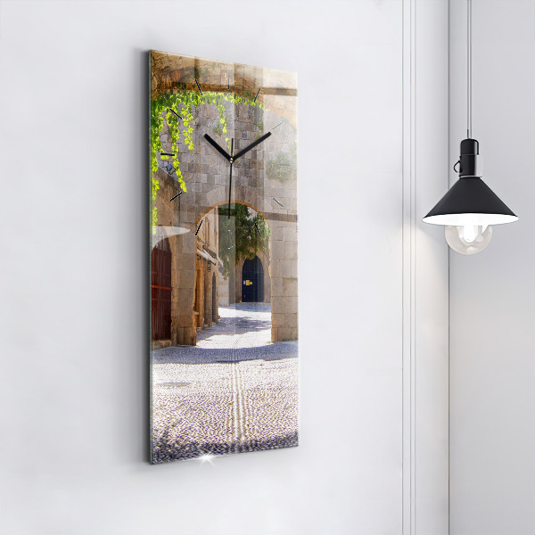 Vertikálne hodiny Malebná ulica Rodosu