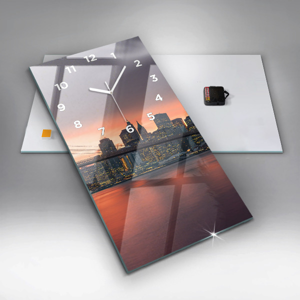 Vertikálne hodiny East River v New Yorku