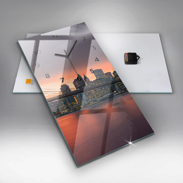 Vertikálne hodiny East River v New Yorku