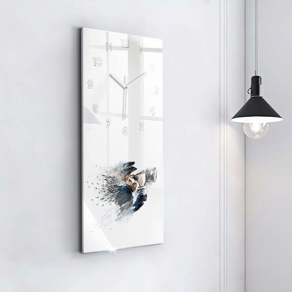 Vertikálne hodiny Kapitán s ďalekohľadom