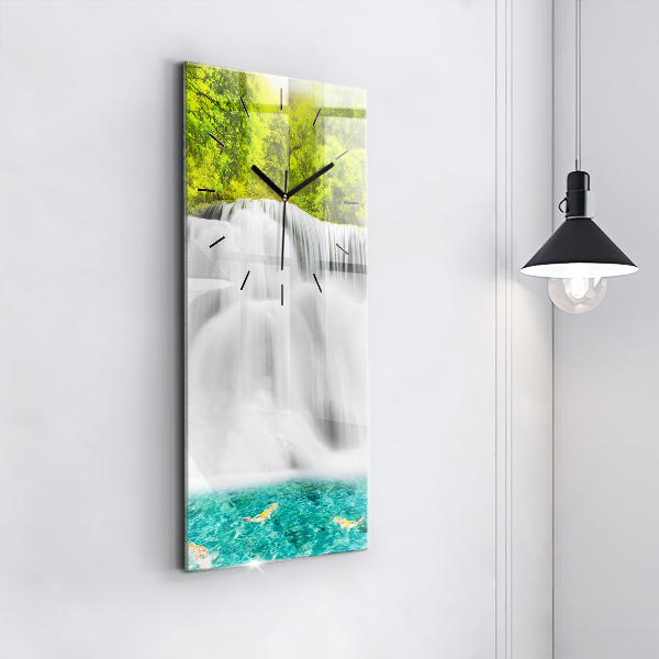 Vertikálne hodiny Vodopád v Thajsku