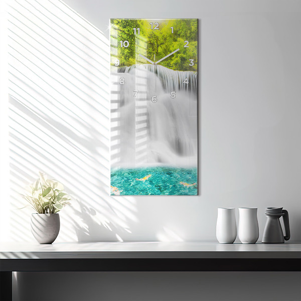 Vertikálne hodiny Vodopád v Thajsku