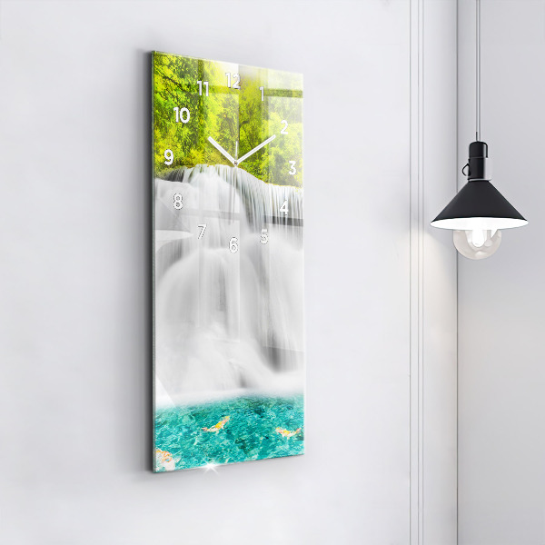 Vertikálne hodiny Vodopád v Thajsku