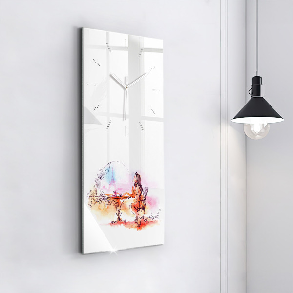 Vertikálne hodiny Žena pije čaj