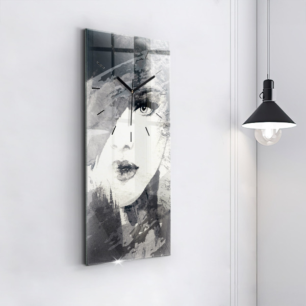 Vertikálne hodiny Žena – akvarely