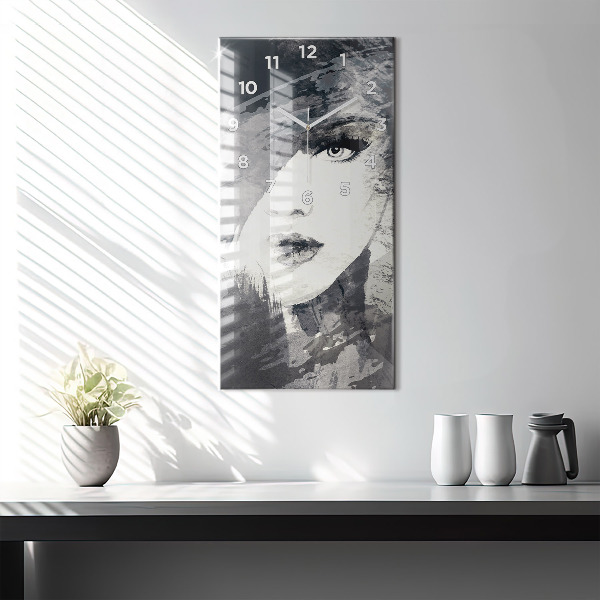 Vertikálne hodiny Žena – akvarely