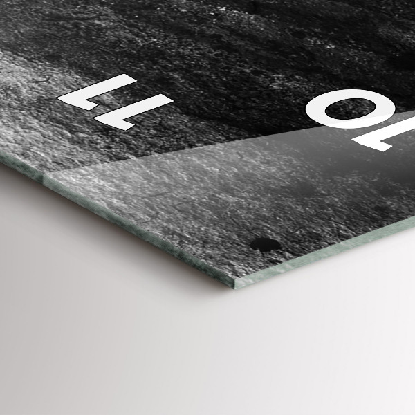 Vertikálne hodiny Žena v klobúku