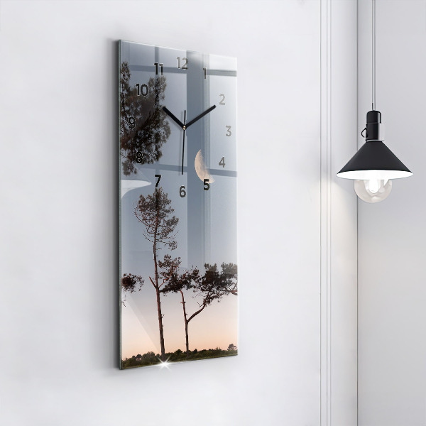 Vertikálne hodiny Polmesiac a stromy