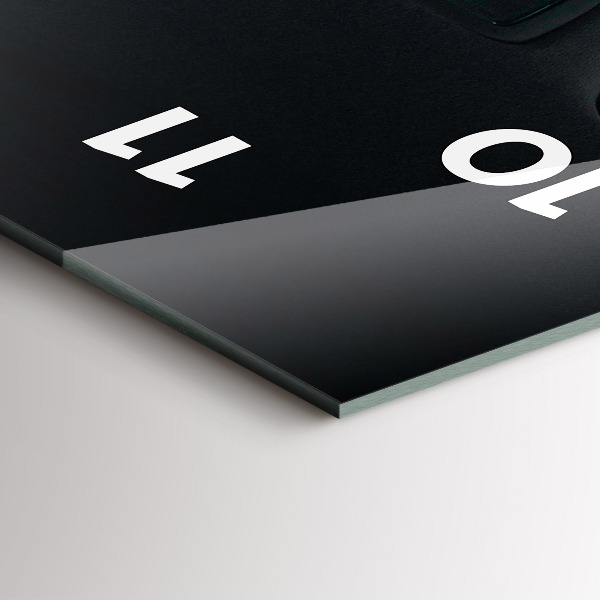 Vertikálne hodiny Auto v Tokiu