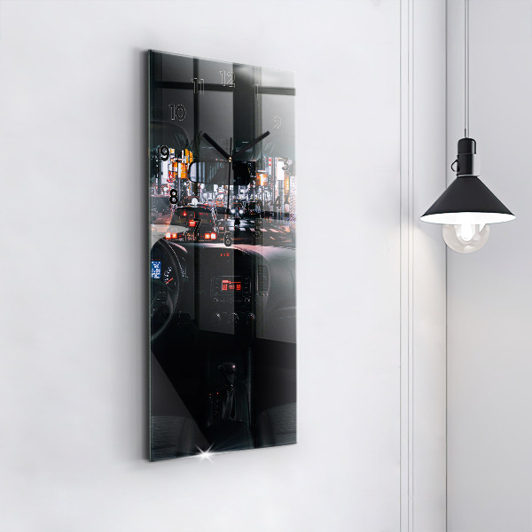 Vertikálne hodiny Auto v Tokiu