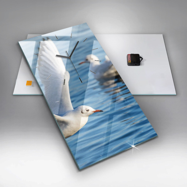 Vertikálne hodiny Čajky v Gdyni