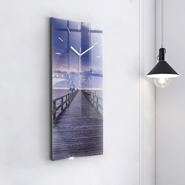 Vertikálne hodiny Mólo pri Baltskom mori