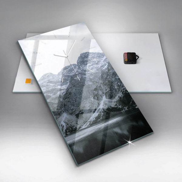 Vertikálne hodiny Morskie Oko v Tatrách