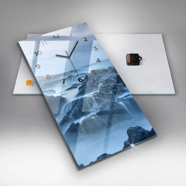 Vertikálne hodiny Maják