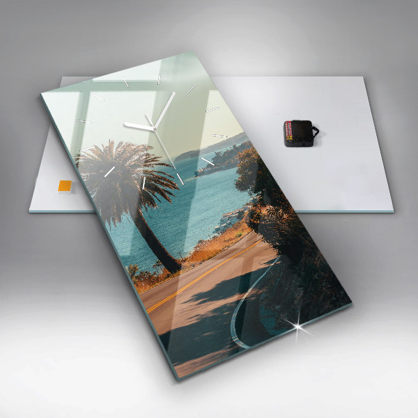 Vertikálne hodiny Palmy v Malibu