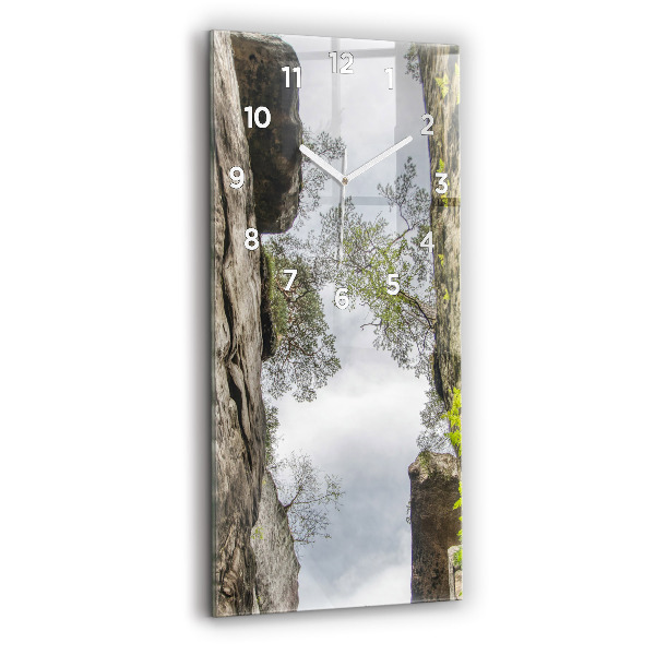 Vertikálne hodiny Skalné mesto v Českej republike