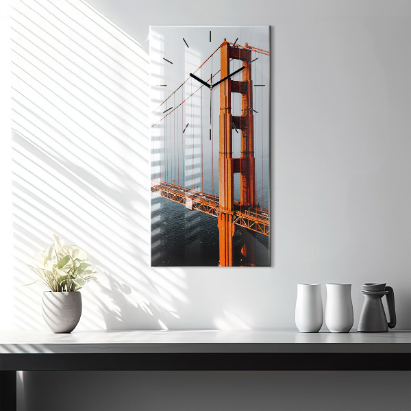 Vertikálne hodiny Golden Gate Bridge