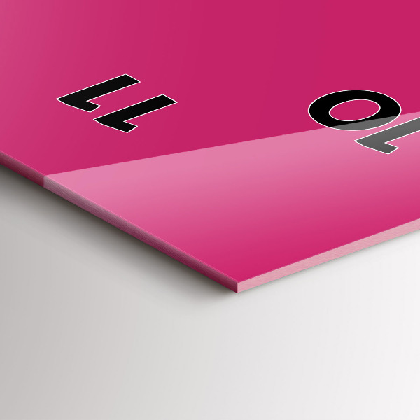 Vertikálne hodiny Výrazná ružová farba