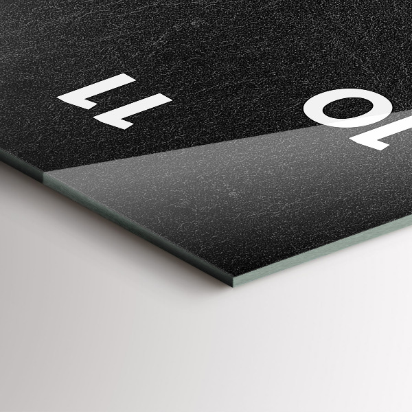 Vertikálne hodiny Temný kameň