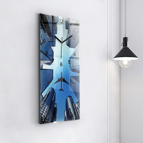 Vertikálne hodiny Lietadlo nad budovami