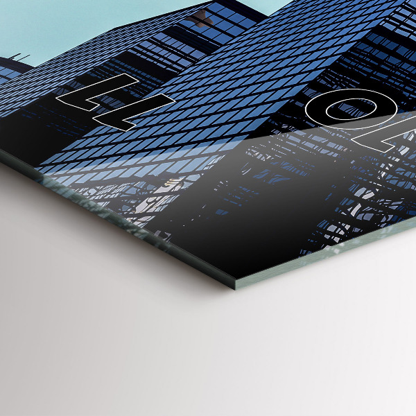 Vertikálne hodiny Lietadlo nad budovami