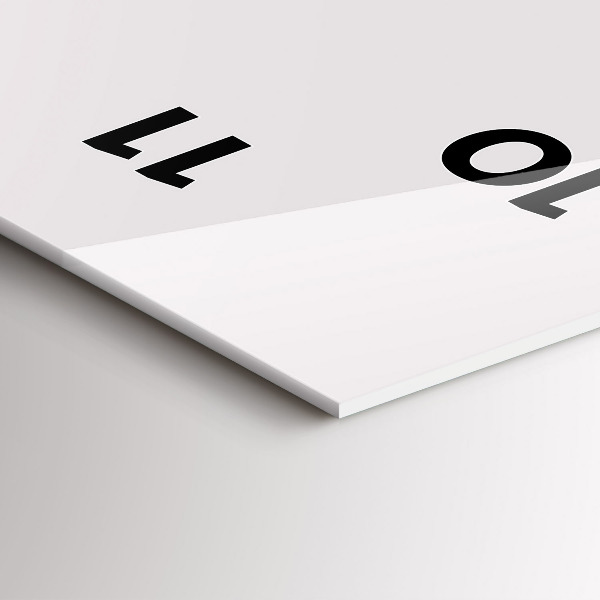 Vertikálne hodiny Perokresba nosorožca