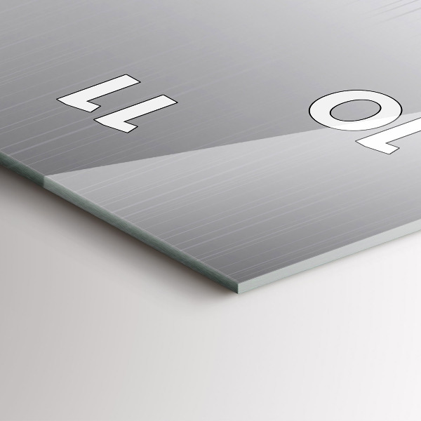 Vertikálne hodiny Strieborný vzor