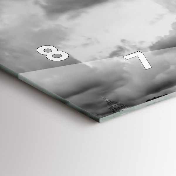 Horizontálne hodiny Effelova veža v Paríži