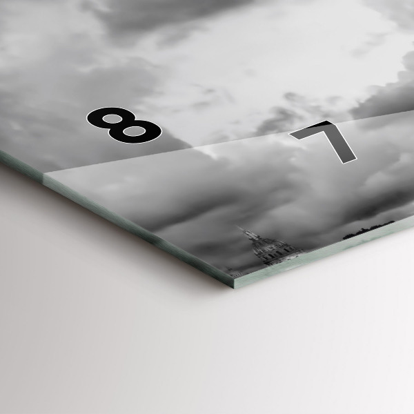 Horizontálne hodiny Effelova veža v Paríži