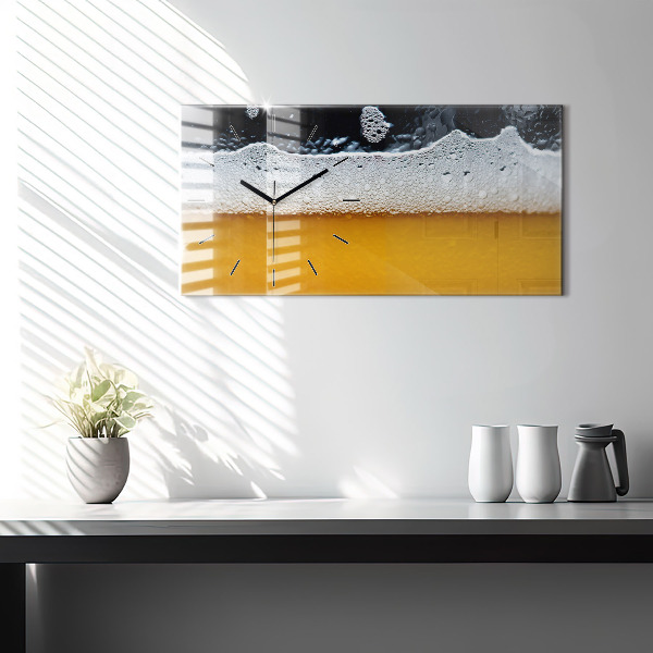 Horizontálne hodiny Pivo zblízka