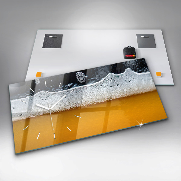 Horizontálne hodiny Pivo zblízka