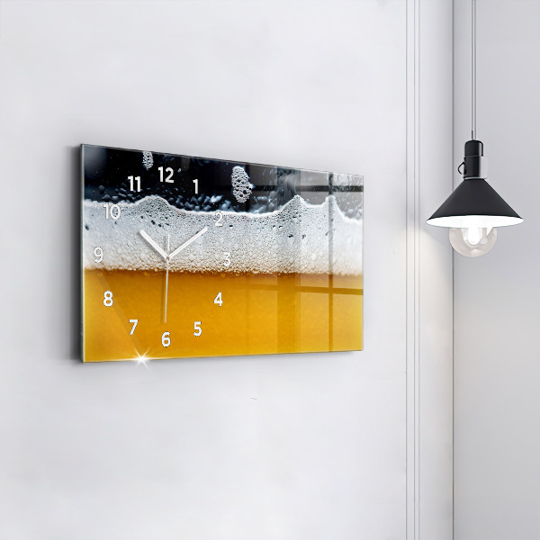 Horizontálne hodiny Pivo zblízka