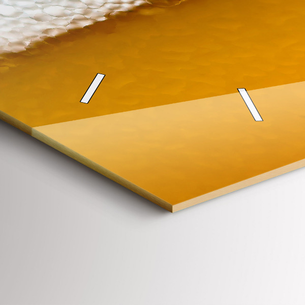 Horizontálne hodiny Pivo zblízka