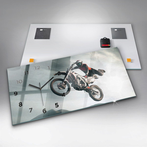 Horizontálne hodiny Adrenalín v motoristickom štýle