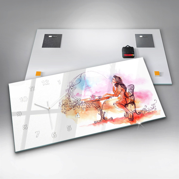 Horizontálne hodiny Žena pije čaj