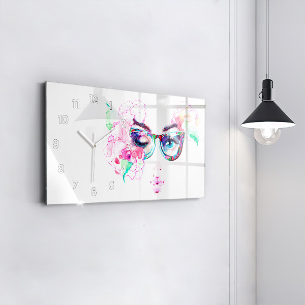 Horizontálne hodiny Tvár ženy s okuliarmi