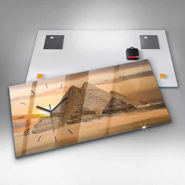 Horizontálne hodiny Pyramídy a západ slnka