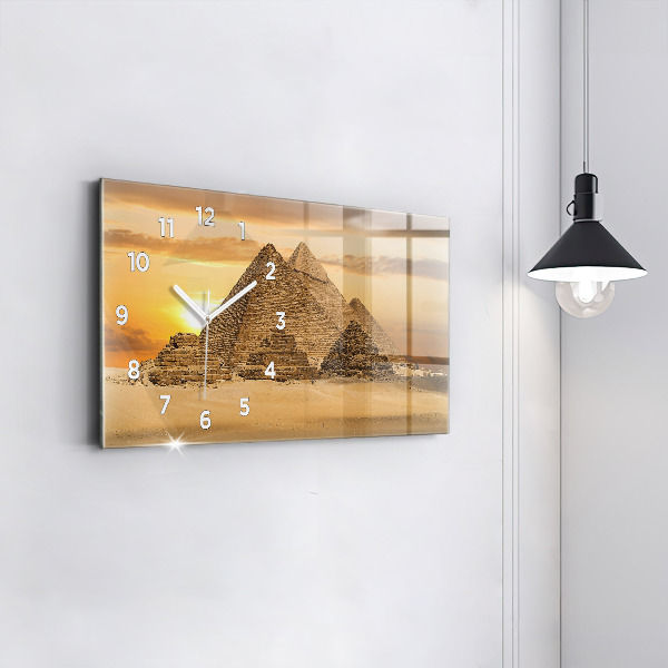 Horizontálne hodiny Pyramídy a západ slnka