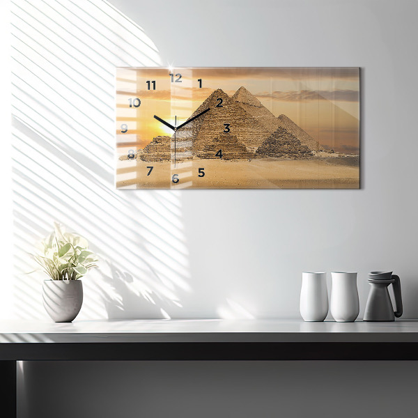 Horizontálne hodiny Pyramídy a západ slnka