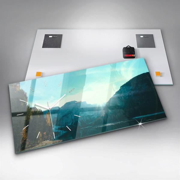 Horizontálne hodiny Hora a rieka v Poľsku