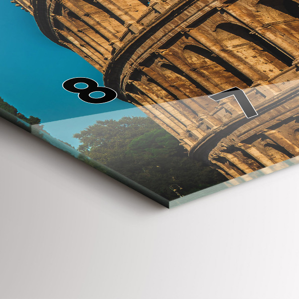 Horizontálne hodiny Koloseum v Taliansku