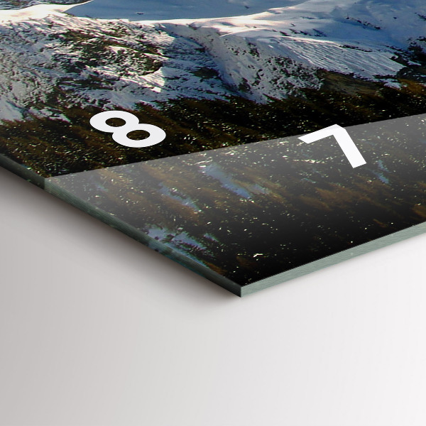 Horizontálne hodiny Hory pod modrou oblohou