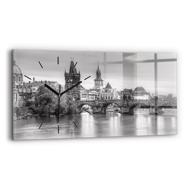 Horizontálne hodiny Pohľad na Karlov most v Prahe